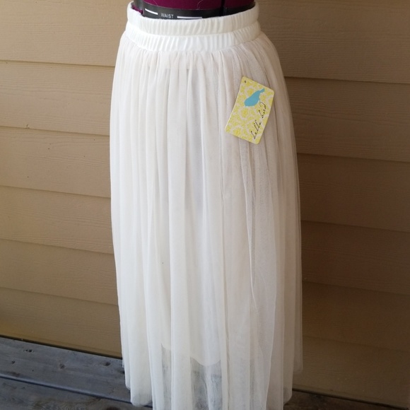 Satiny mesh skirt - Picture 3 of 5